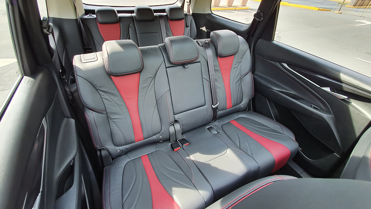 purple Maxus G50 2020 interior middle seats