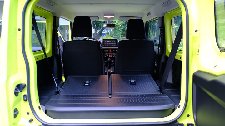 Suzuki Jimny GLX 2020 cargo space