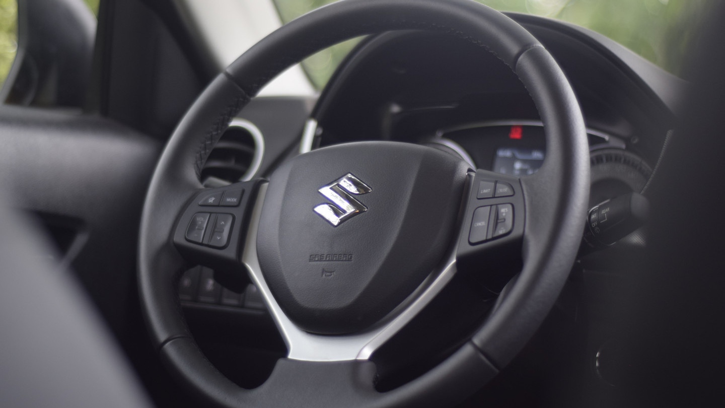 Suzuki Vitara 2020 steering wheel