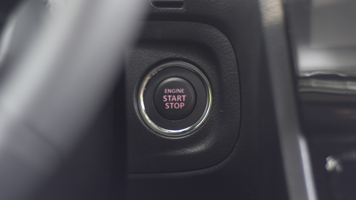 Suzuki Vitara 2020 engine start stop button