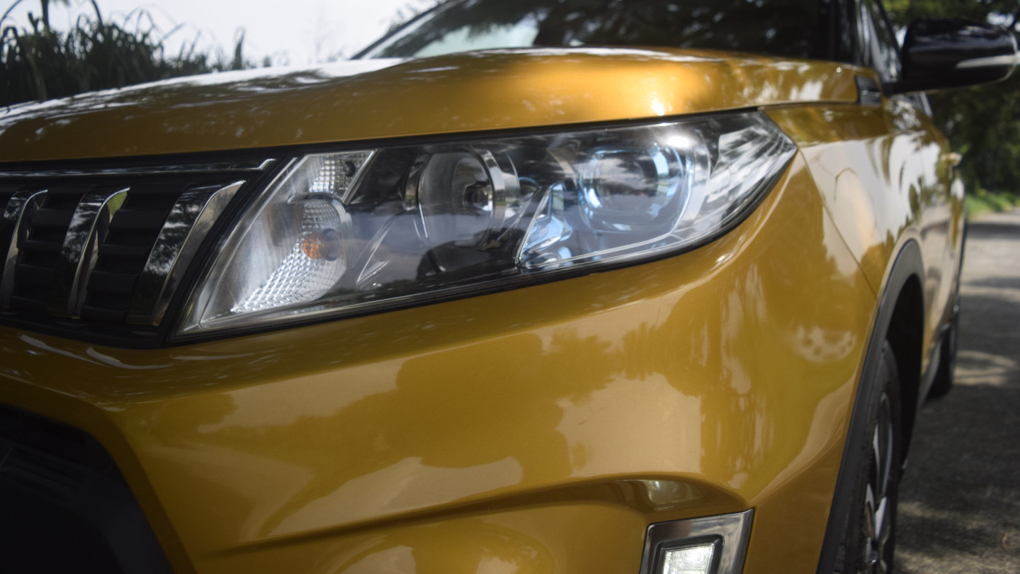 Suzuki Vitara 2020 headlight closeup