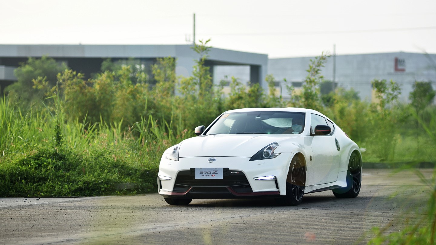 Nissan 370z Nismo 2021 on the road