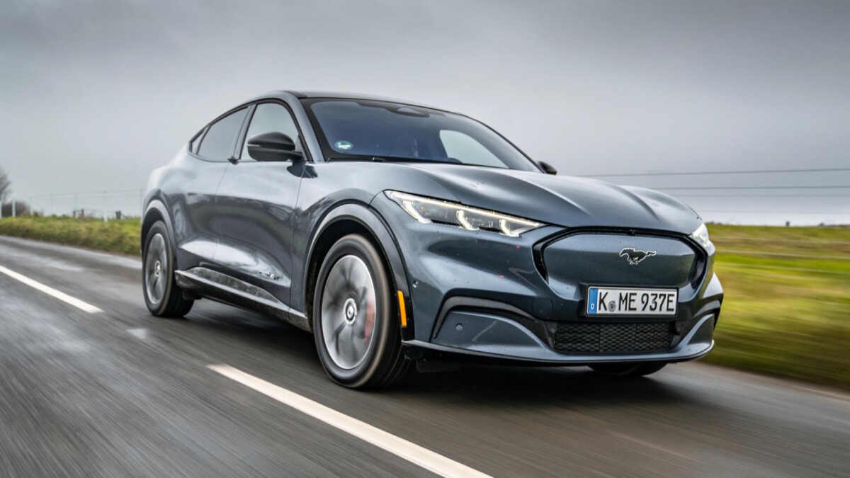 2020-ford-mustang-mach-e-review-price-photos-features-specs
