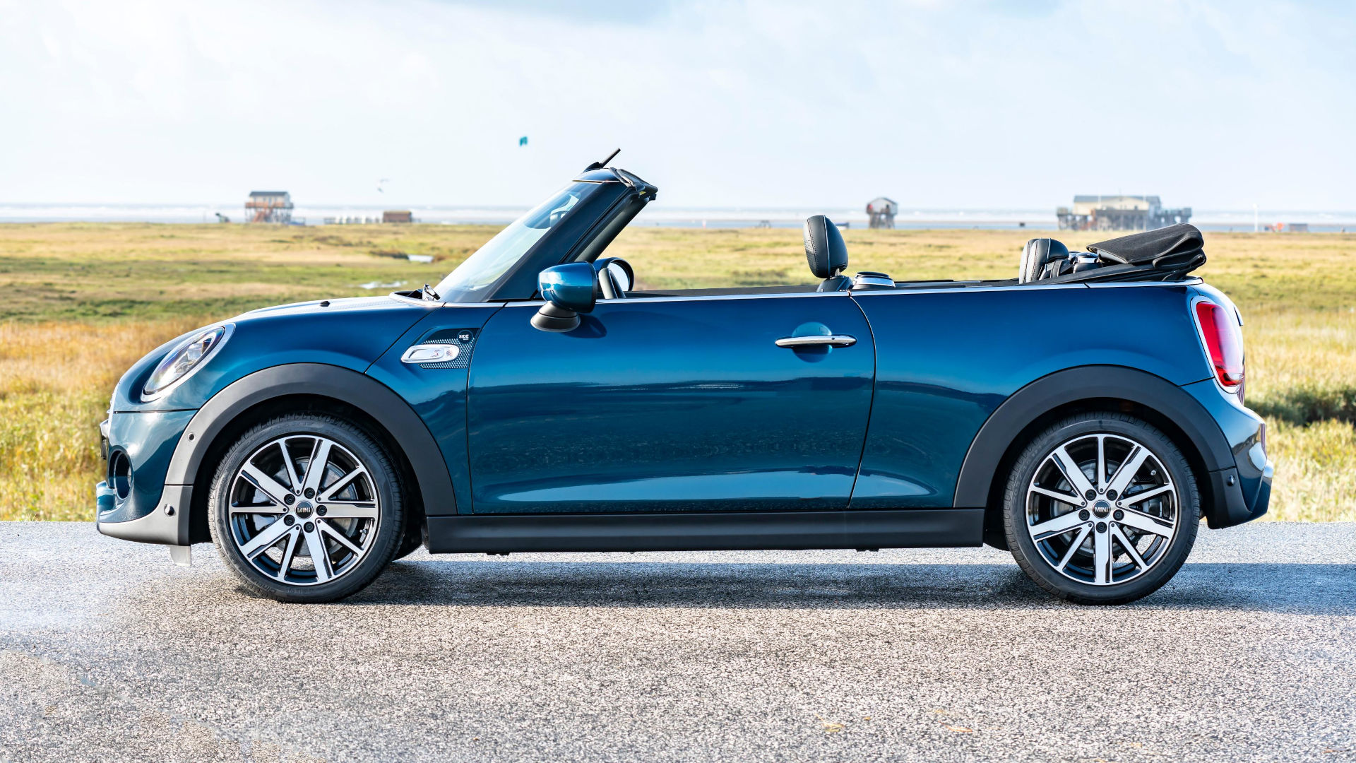 2021 Mini Convertible Sidewalk Edition: Specs, Price, Features