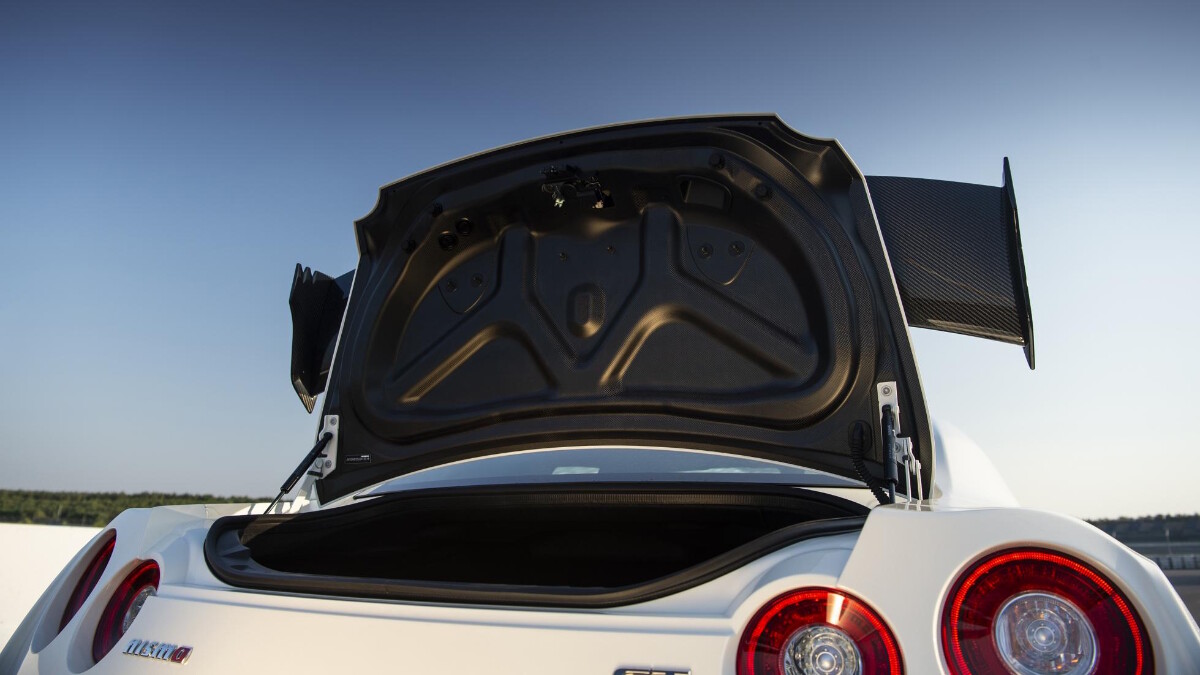 Nissan GT-R Nismo trunk
