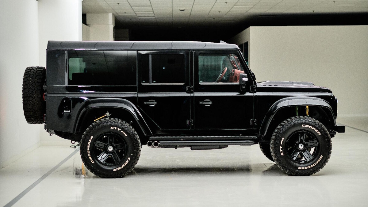 The Land Rover Defender modified by Ares Design -  Profile