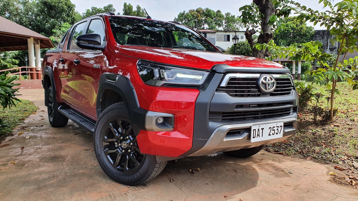 Toyota Hilux Conquest 2.8 4x4 AT 2023 PH Review, Price, Specs