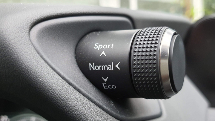The Lexus UX sport, normal, eco mode knob