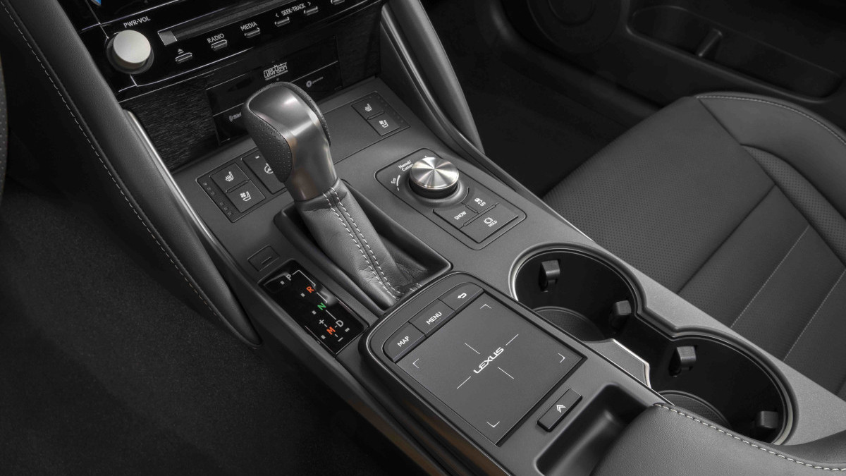 2022 Lexus IS500 F Sport Performance center console