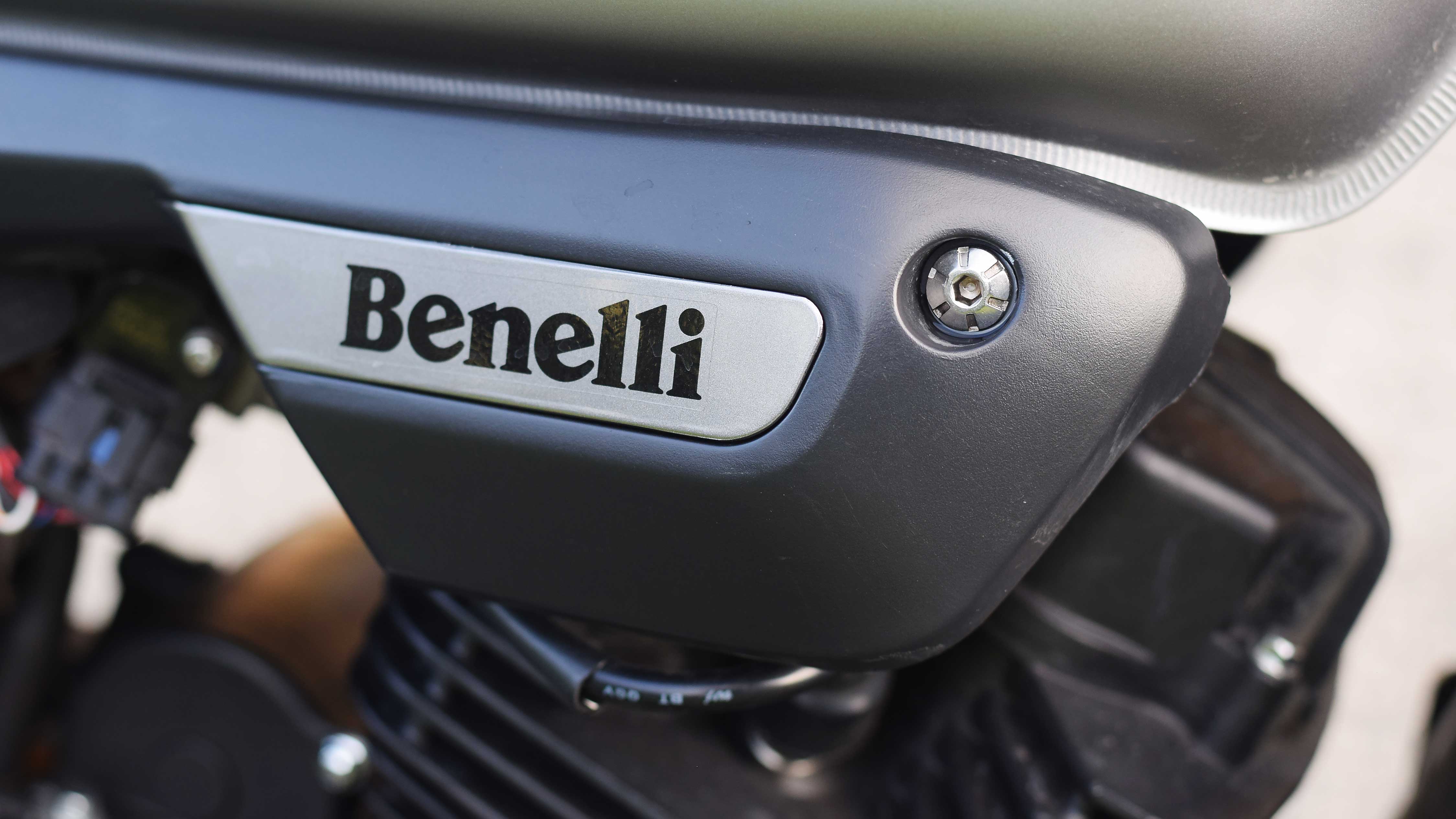 Benelli logo on the Motobi 200 Evo