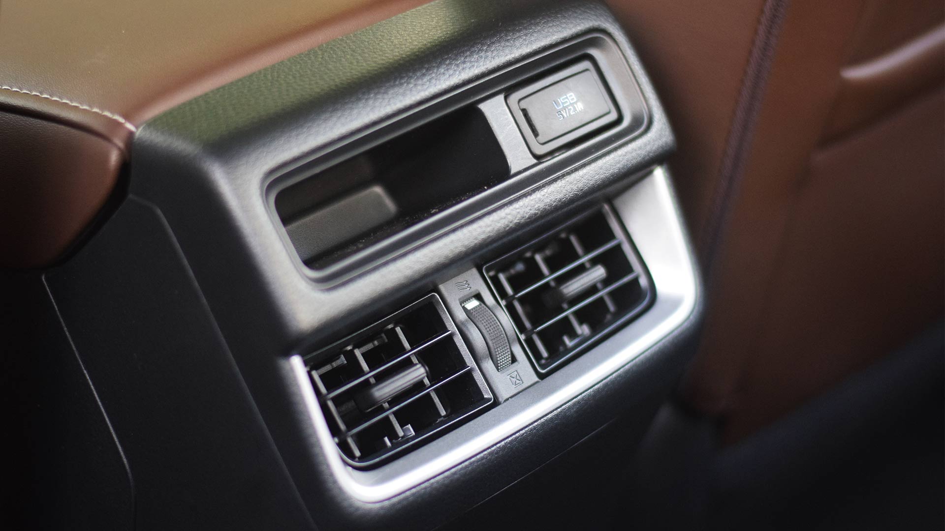 The 2021 Isuzu D-Max center console airconditioning vent