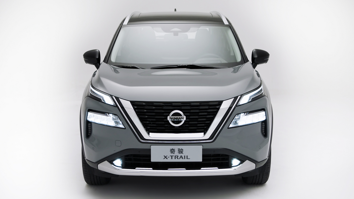 The New Nissan X-Trail Front View