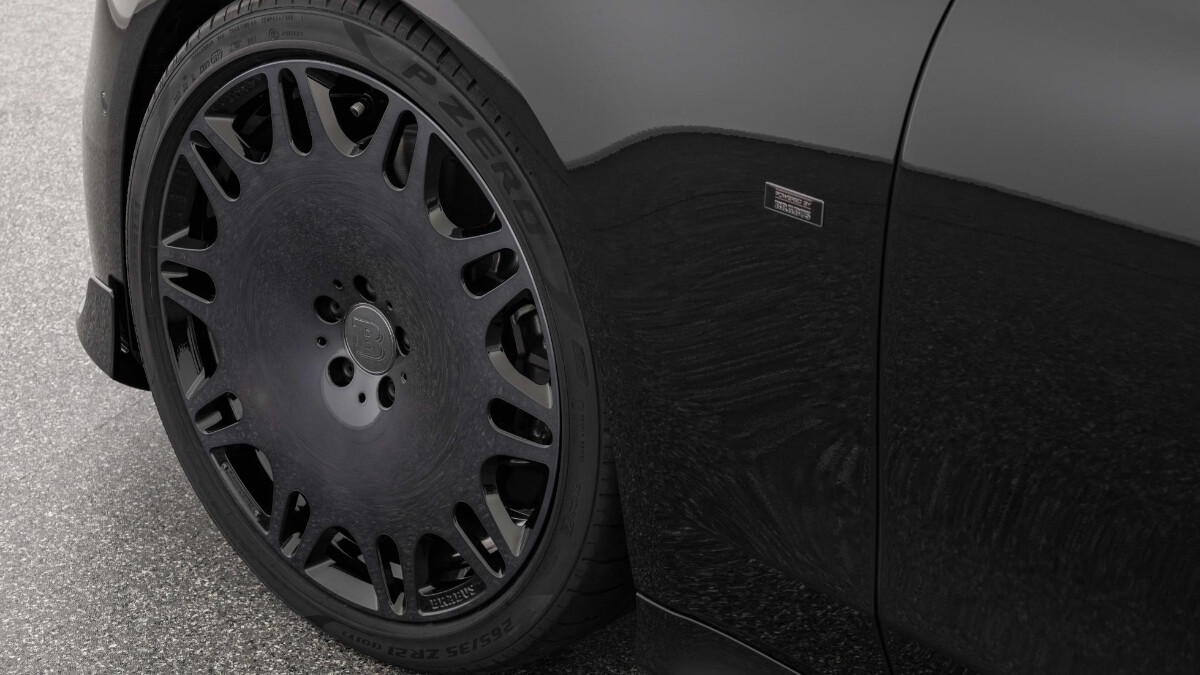 The Mercedes-Benz S-Class Brabus 500 Front tire