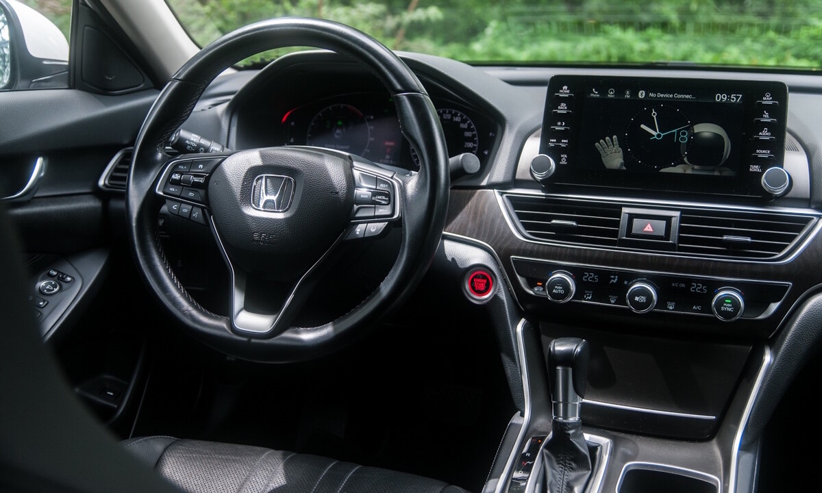 2021 Honda Accord EL Turbo interior wheel and dashboard