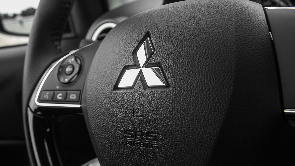 Image of a Mitsubishi steering wheel