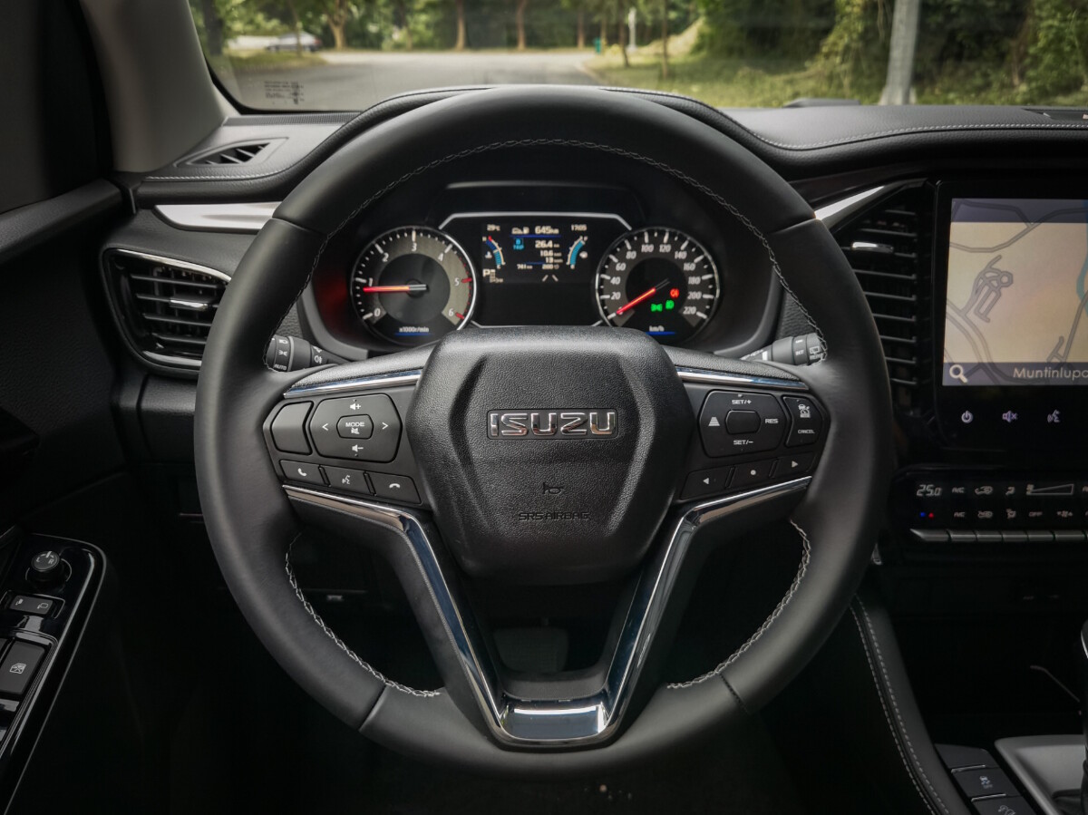 Steering wheel of the 2022 Isuzu MU-X 3.0