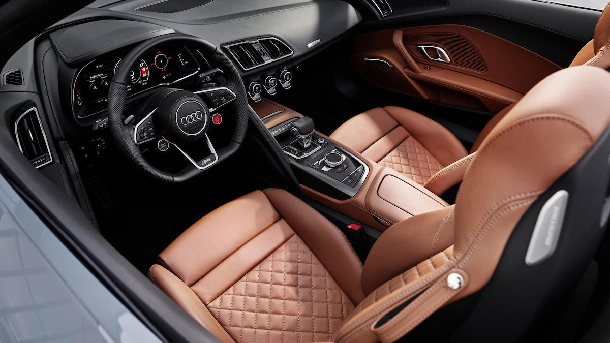 Leather seats of the 2022 Audi R8 V10