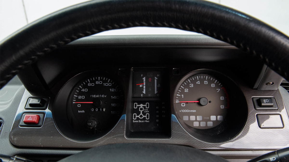 Front panel of the Mitsubishi Pajero Evo