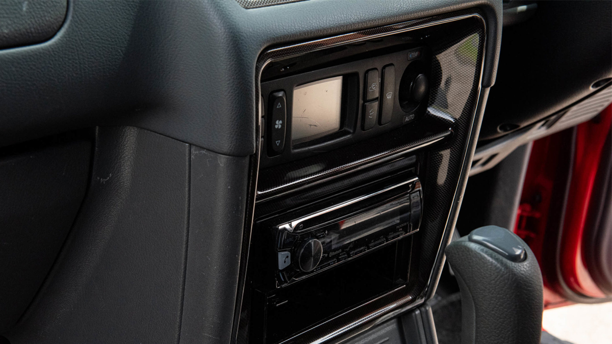 Radio on the Mitsubishi Pajero Evo