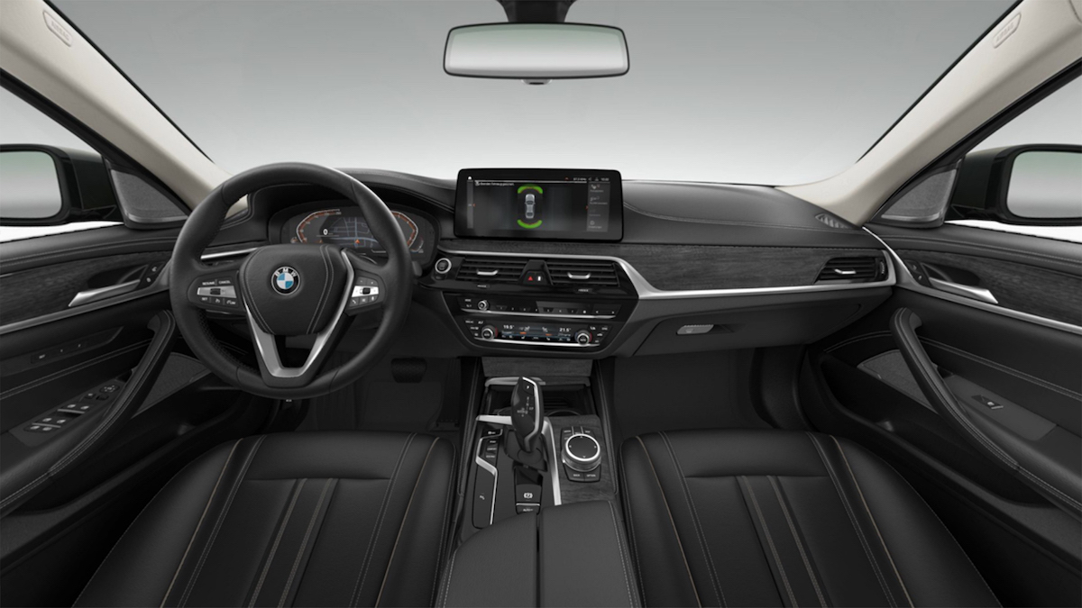 Interior of the 2022 BMW 5-Series