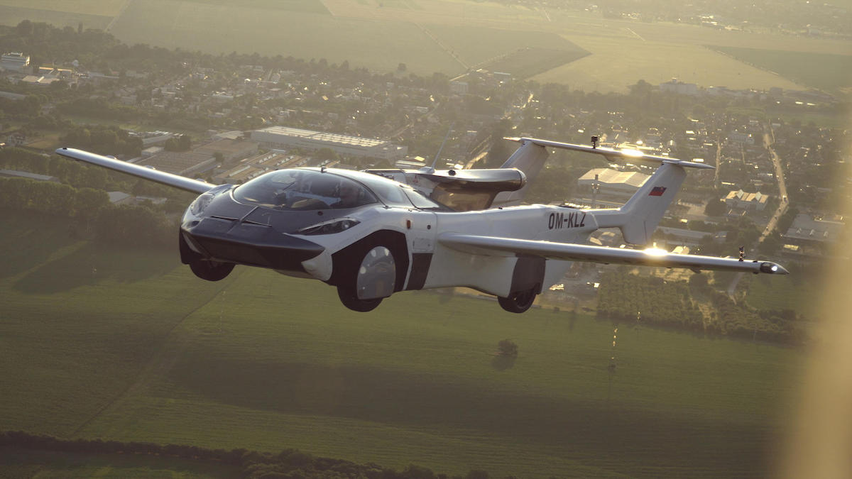 AirCar flying car in flight