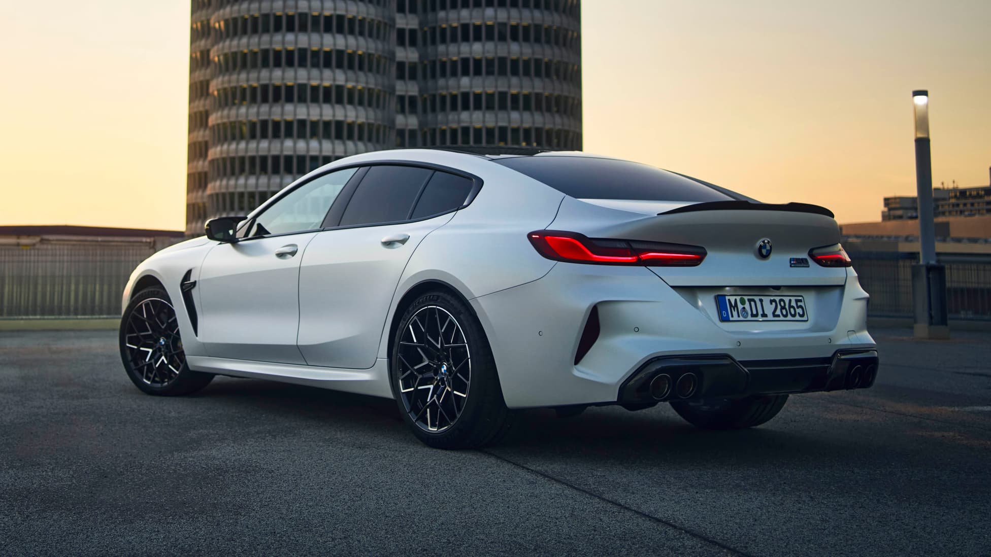 2022 BMW M8 Competition facelift, 2022 BMW M8 Competition updates, BMW M8 Competition facelift 2022, BMW M8 Competition updates 2022, BMW M8 Competition coupe updates, white bmw m8, bmw m8 coupe white, white bmw car