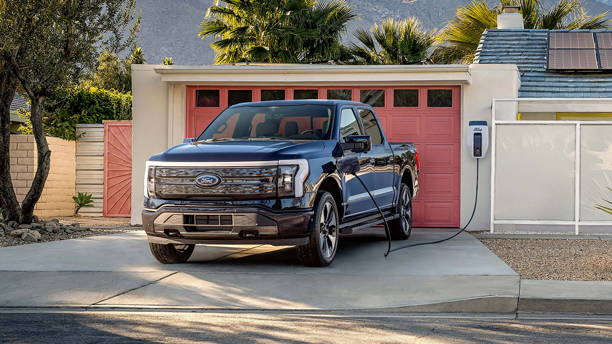 Ford F-150 Lightning, Ford Intelligent Backup Power F-150 Lightning, Ford F-150 Lightning Intelligent Backup Power, Ford Backup Power F-150 Lightning, Ford F-150 Lightning powering homes, Ford electric truck powering homes, Ford EV powering house