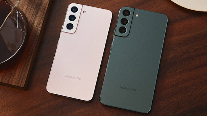 Samsung Galaxy S22 and S22+ size comparison