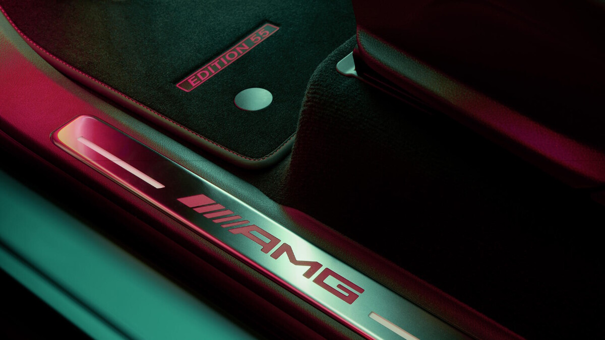 Interior detail of the Mercedes-AMG G6 Edition 55