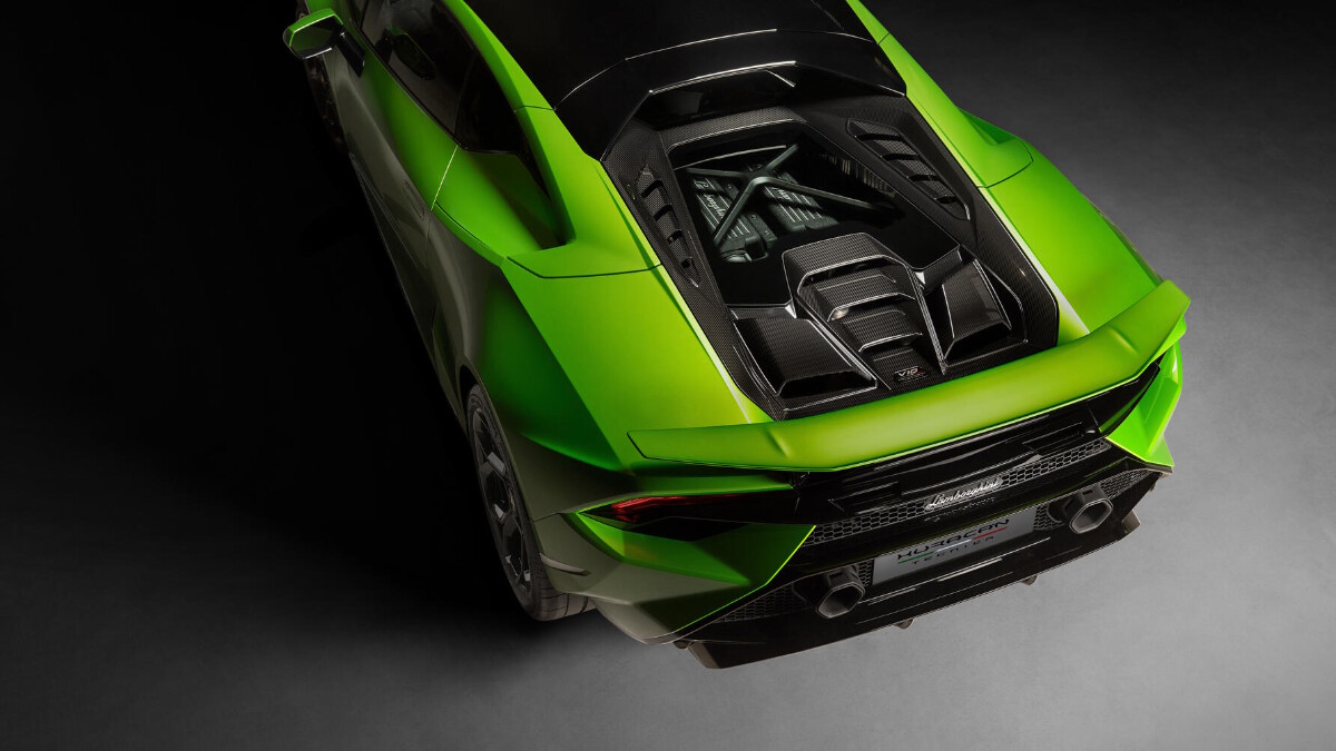 Exterior and engine view of the 2022 Lamborghini Huracan Tecnica