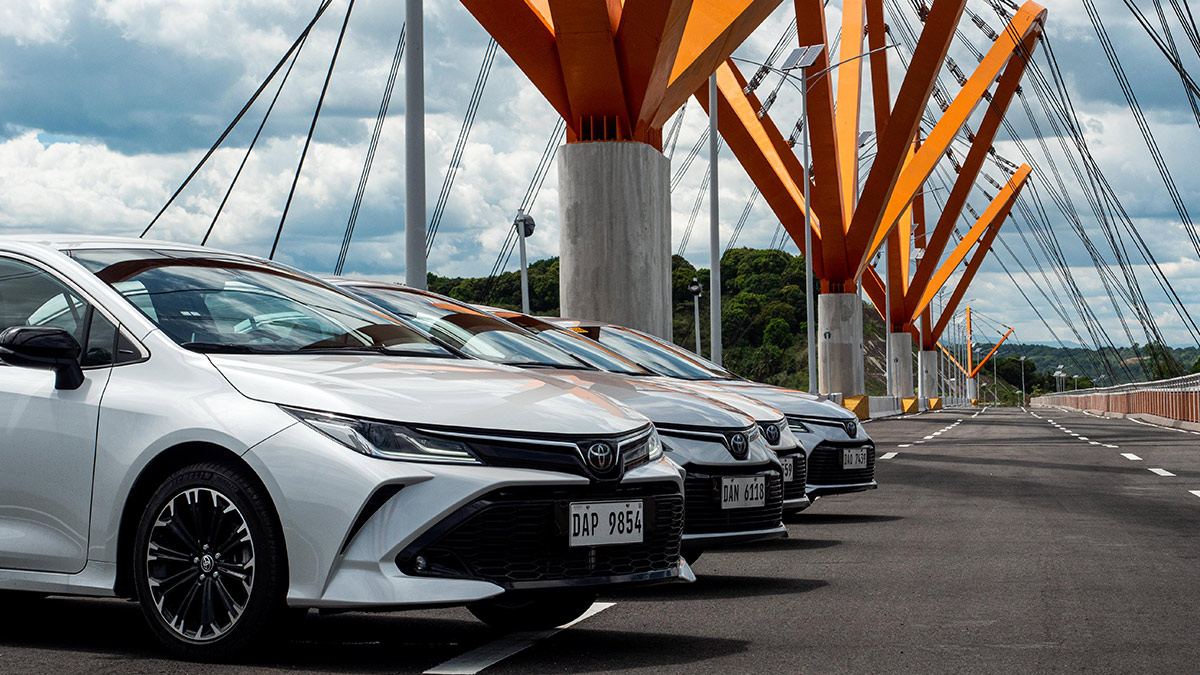 Toyota electric vehicle drive, toyota ev frequently asked questions, toyota hybrids frequently asked questions, toyota hybrid explainer, toyota hybrid electric vehicle explainer