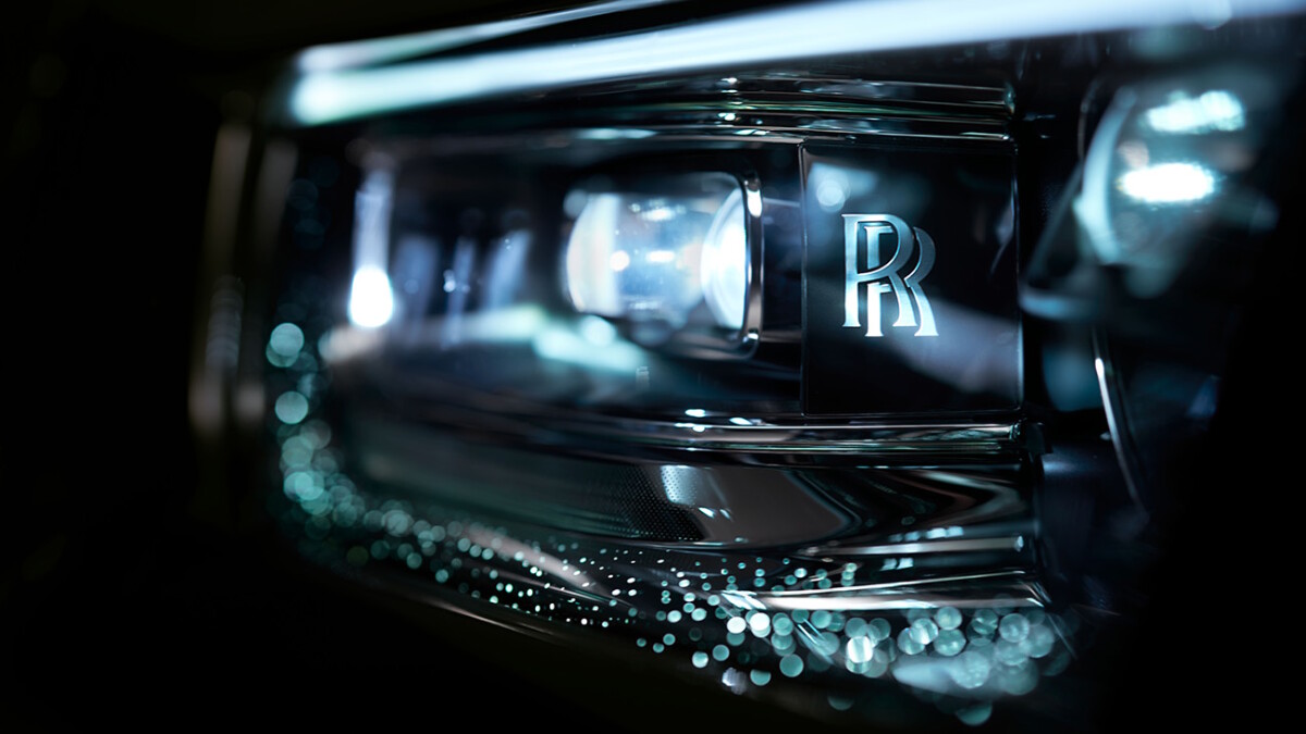 Headlights of the 2022 Rolls-Royce Phantom Series II