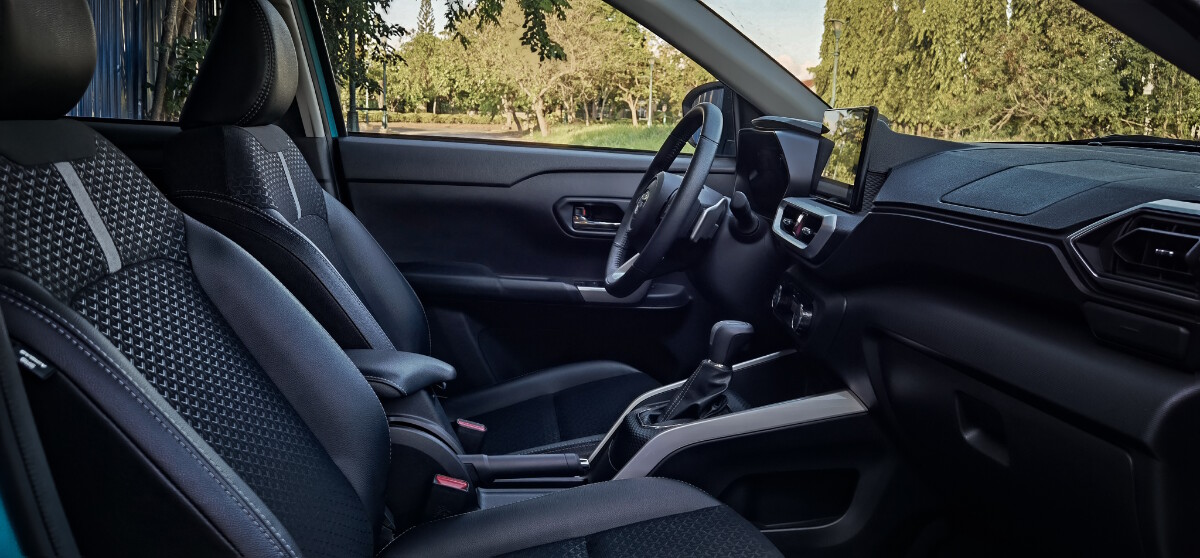 Front seats of the 2022 Toyota Raize 1.0 Turbo CVT