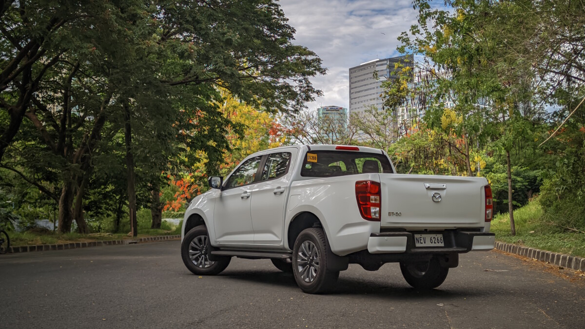 Rear quarter view of the 2022 Mazda BT-50 4x2 MT