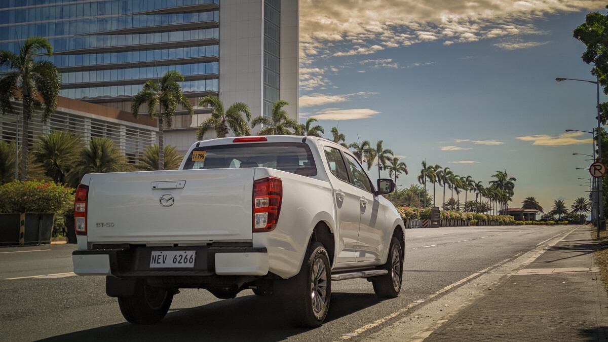 Rear quarter view of the 2022 Mazda BT-50 4x2 MT