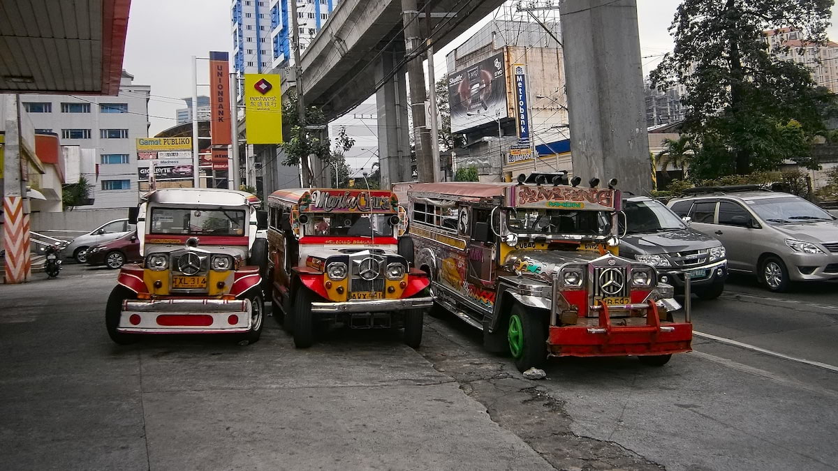 Jeepneys in Metro Manila, Region III, and Region IV will be collecting a minimum fare of P10 beginning June 9, 2022