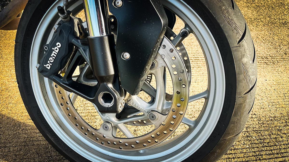 front wheel of the 2022 BMW F 900 R