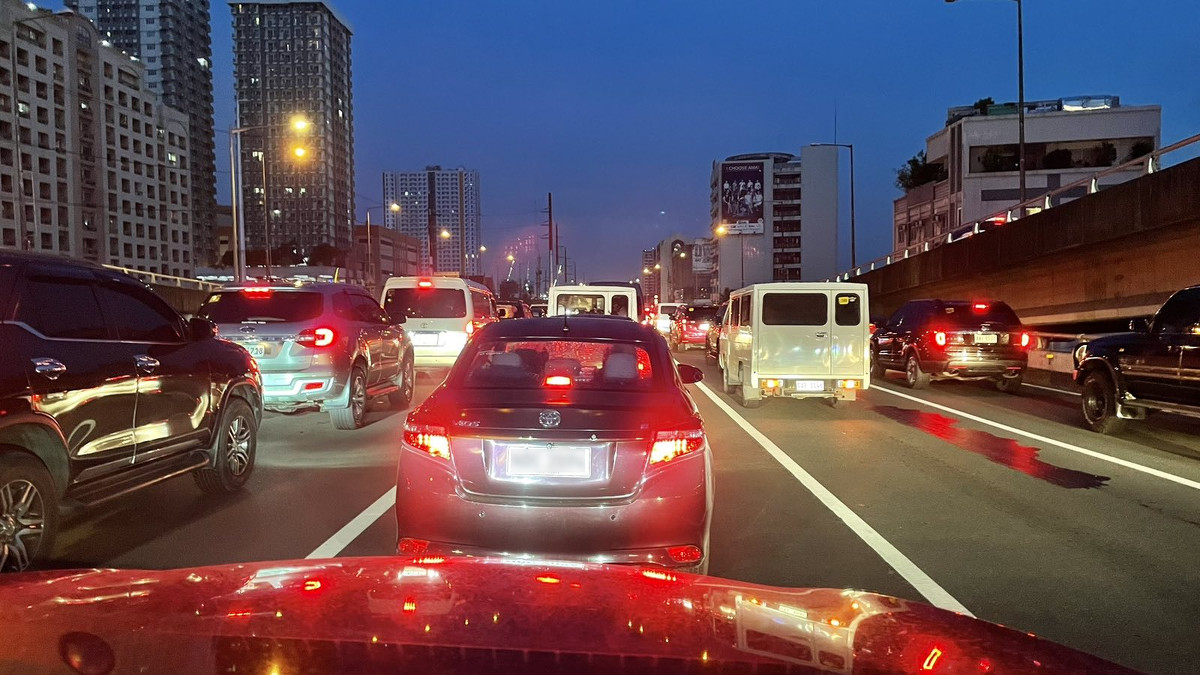 Metro Manila traffic along EDSA during evening rush hour