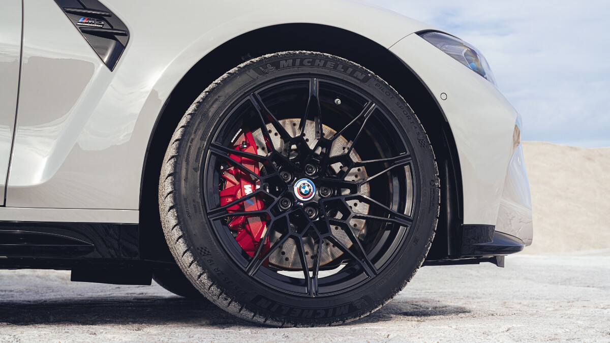 Wheel of the 2023 BMW M3 Touring