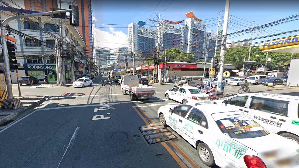 Intersection of P. Tuazon Boulevard and 15th Avenue in Quezon City