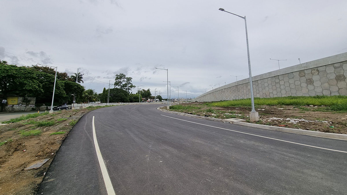 photo of the soon to open Cavitex-C5 Link Flyover Extension