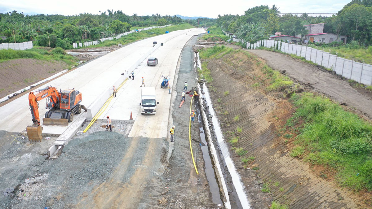 roadworks along the CALAX Silang-Aguinaldo Interchange