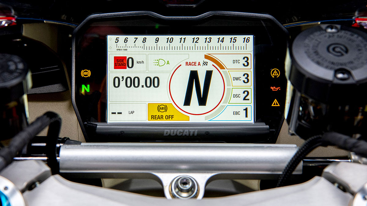 photo of the Ducati Panigale V4's instrument cluster