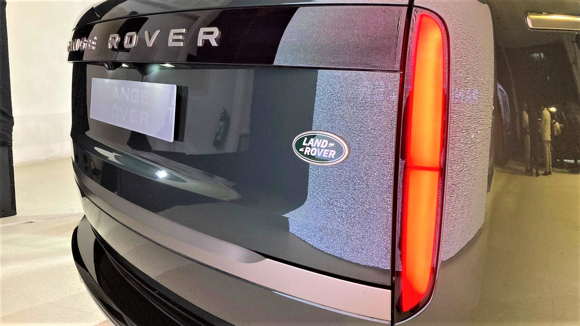 2022 Land Rover Range Rover tail light