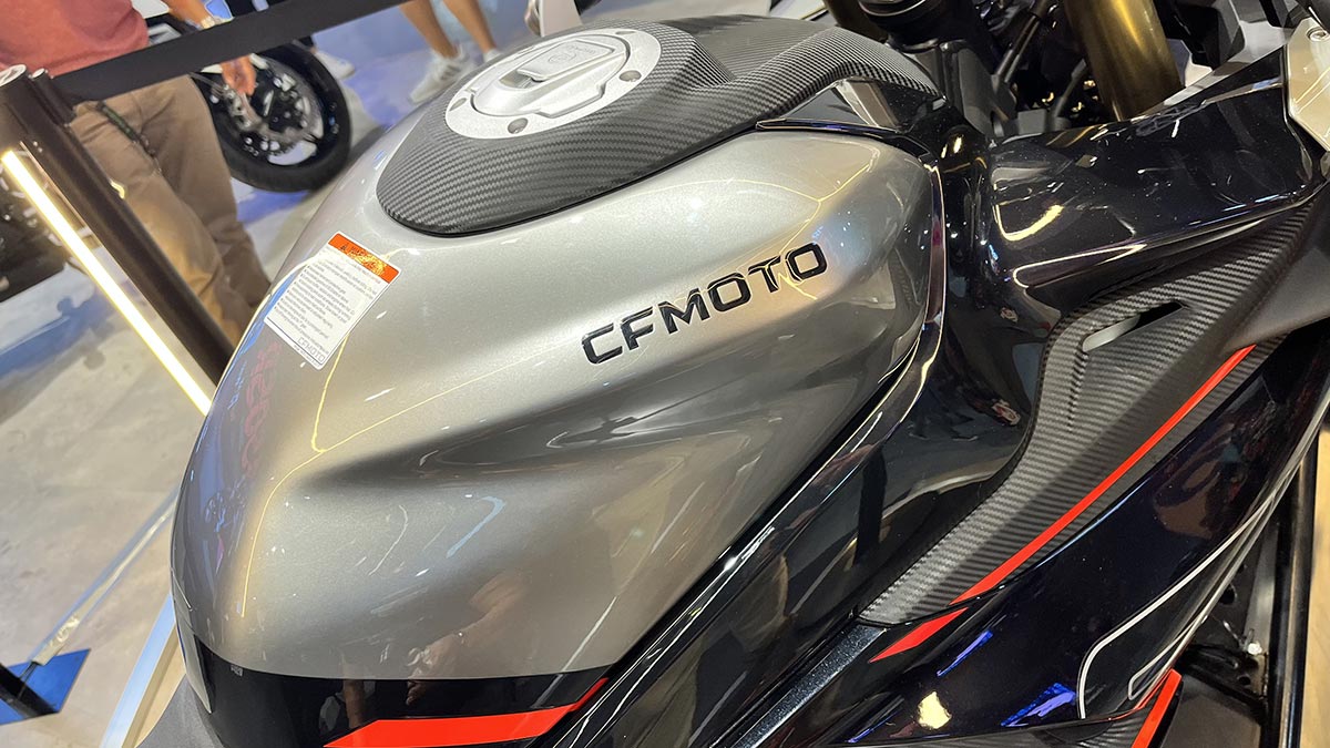 CFMoto 450SR 2023 at the 2022 Makina Moto Show