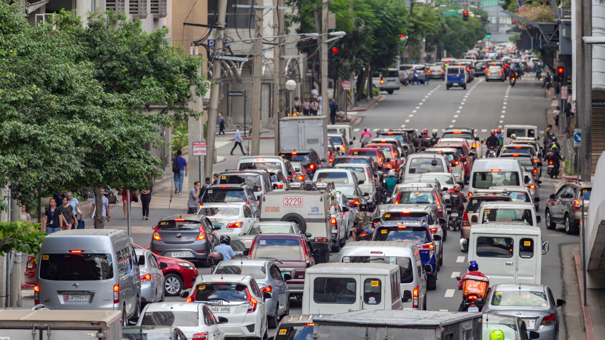 cars stuck in traffic in makati city