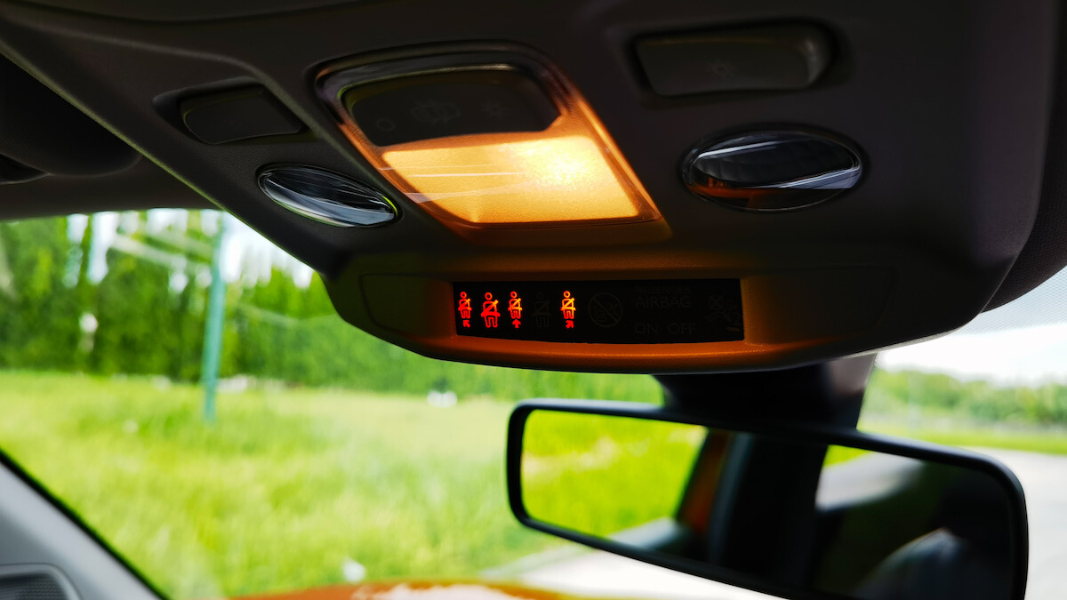 Cabin lights and seatbelt indicator of the 2022 Peugeot 2008