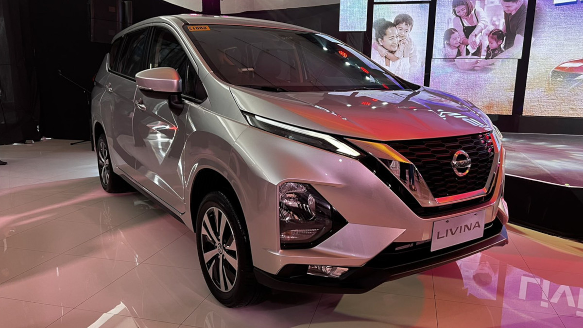 Front quarter view of the Nissan Livina 2023