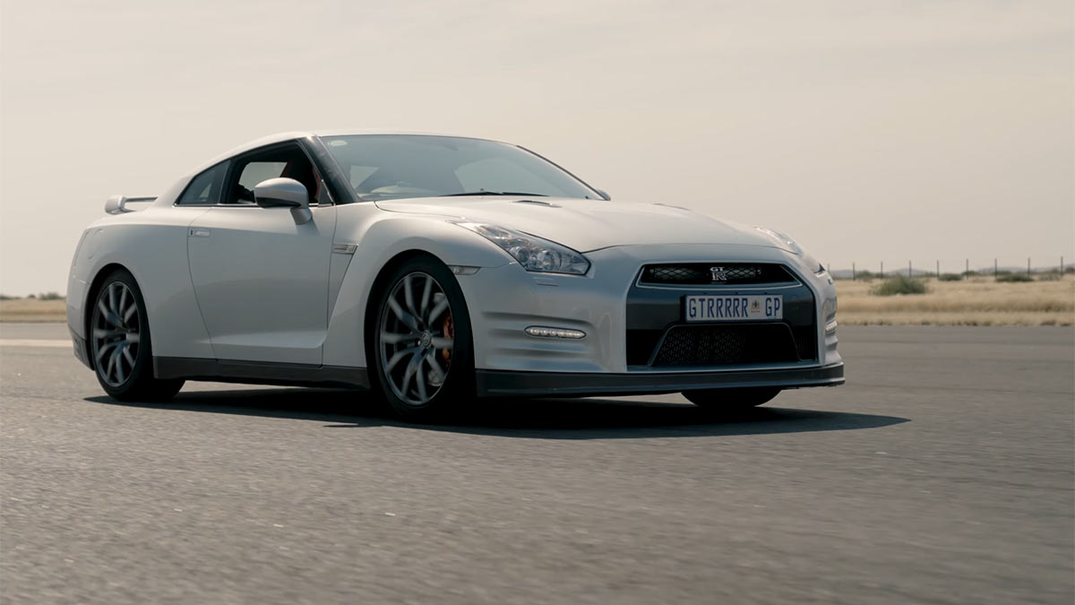 75-year-old man hits 351kph or 218mph on his Nissan GT-R