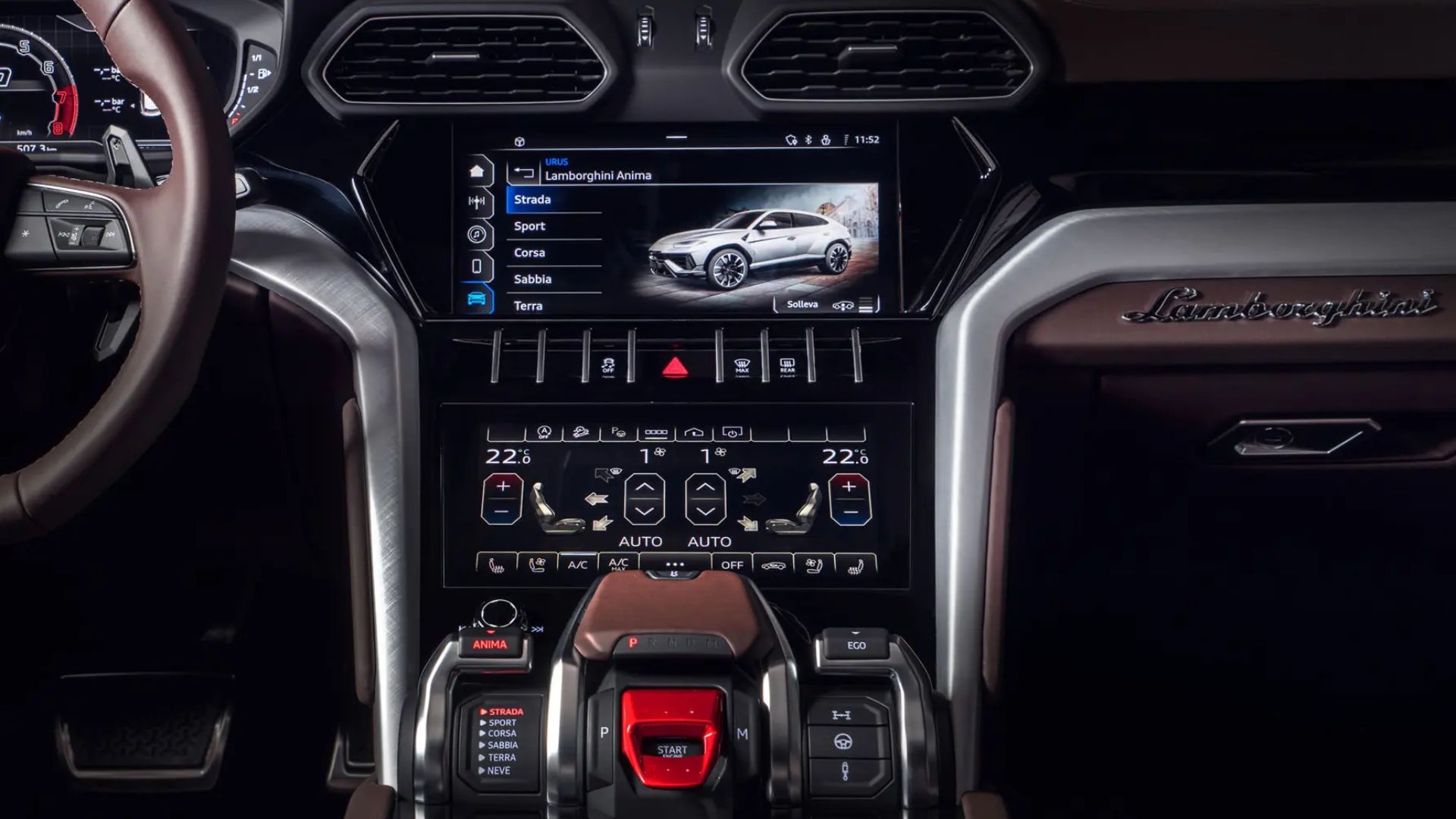 Lamborghini Urus 2023 gets an update for its base model center console